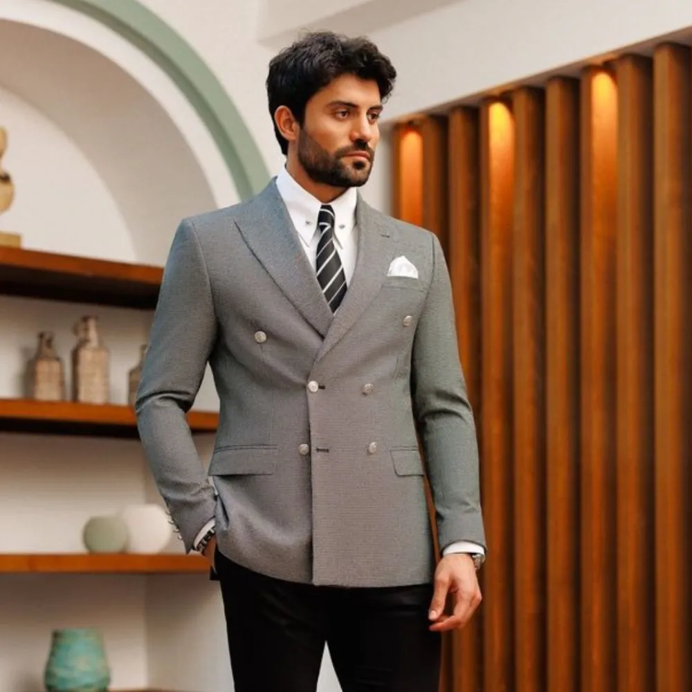 Tailored suit fit